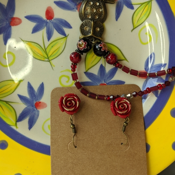 Jewelry - Picture 3 of 5